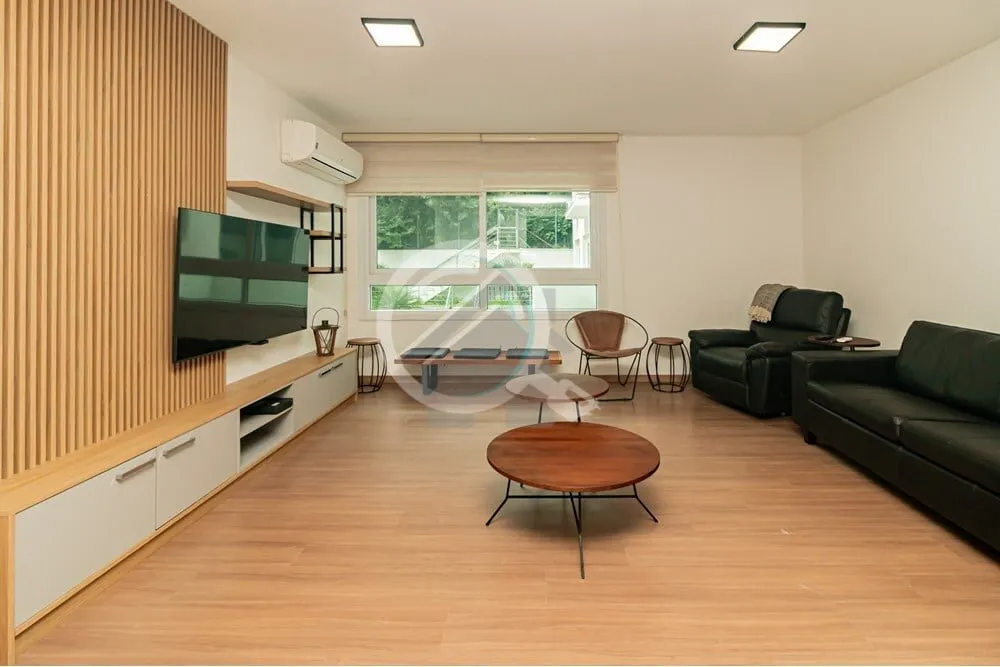 Imagem Excelente oportunidade para quem busca conforto e qualidade de vida. Este apartamento conta com 2 do...
