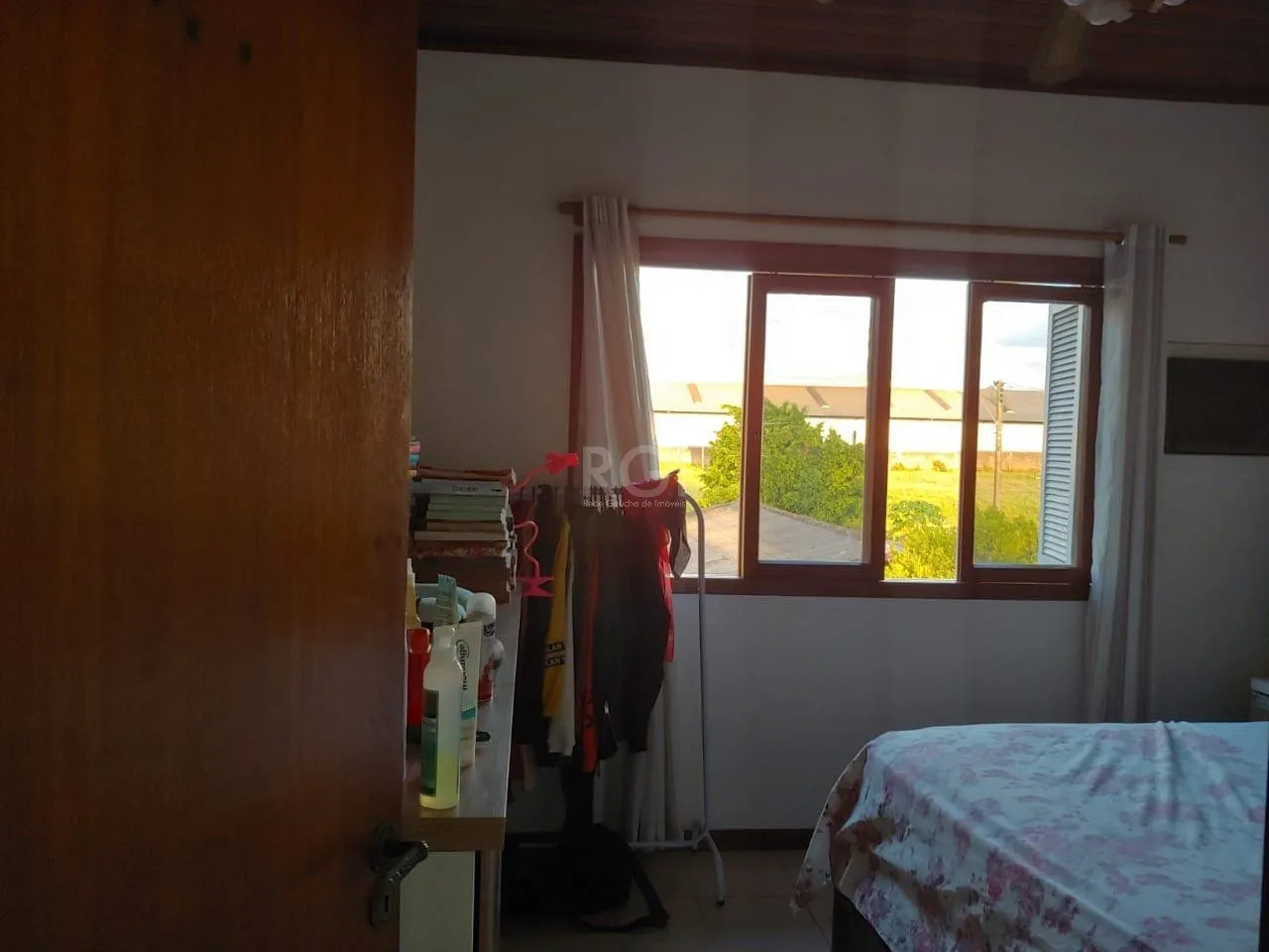Imagem Casa para Venda - 250m², 3 dormitórios, sendo 1 suites, 5 vagas - Santa Rosa