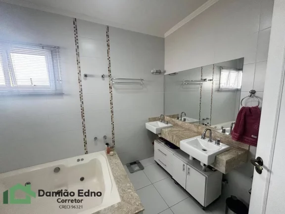 Imagem Casa cond. jatobá Jundiaí,3 suítes sendo 1 master At 354 Ac 275