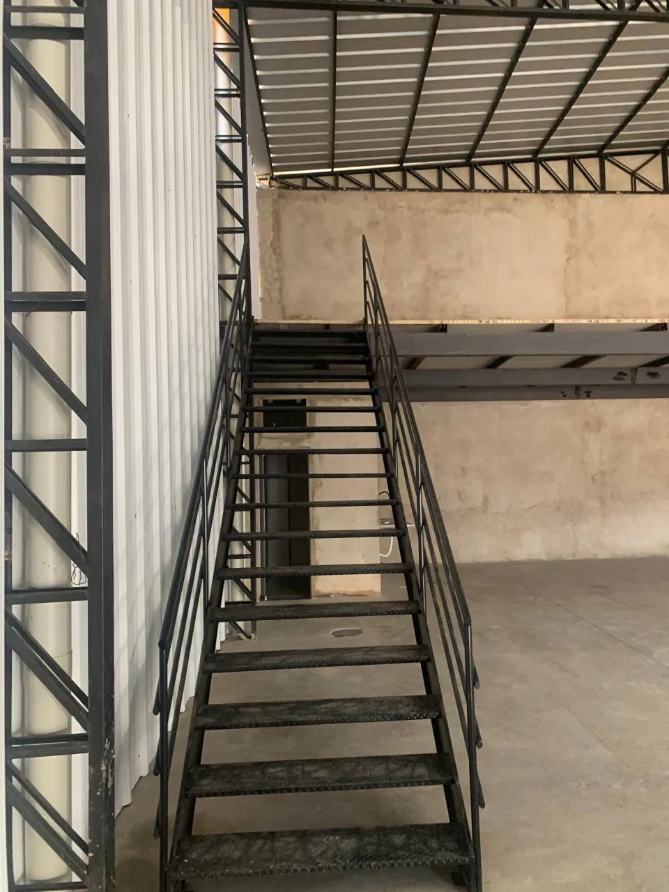 Imagem Barracão Comercial Bairro Pedra 90
