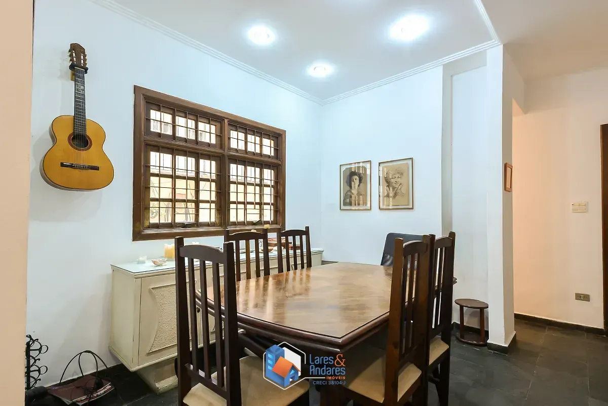 Imagem Sobrado para venda em Campo Belo com 3 quartos, sendo 1 suíte, 185m²
