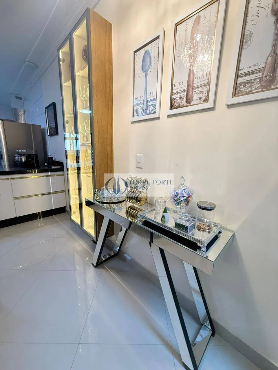 Imagem Linda casa com 4 dormitorios 4 suites 2 vagas na Penha.