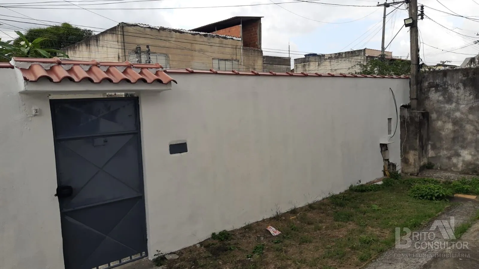 Imagem Casa com 2 Qts, Quintal, 3 Vagas ou mais, em Trindade, São Gonçalo/RJ