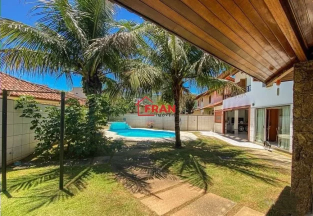 Imagem Linda casa de dois pavimentos de Alto Padrão