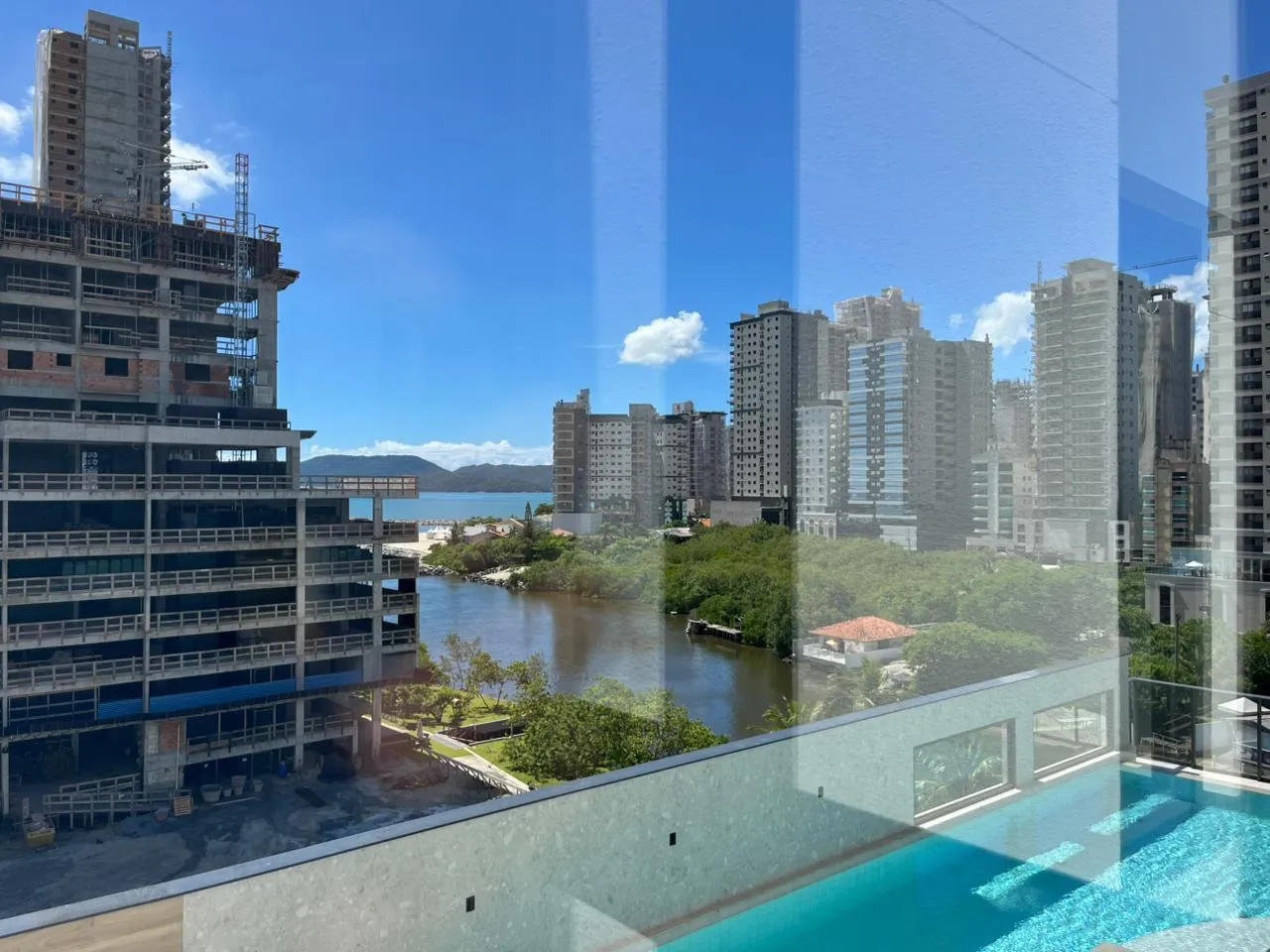 Imagem Apartamento com vista para o mar à venda com 132m2 por R$ 2.900.000,00