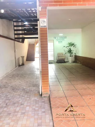 Imagem Casa de 3 Quartos, sendo 1 suite - Quitandinha - COD 13755