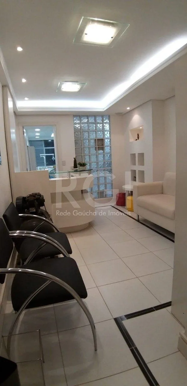 Imagem Sala comercial com 40m² privativos localizado no bairro Petrópolis em Porto Alegre/RS.