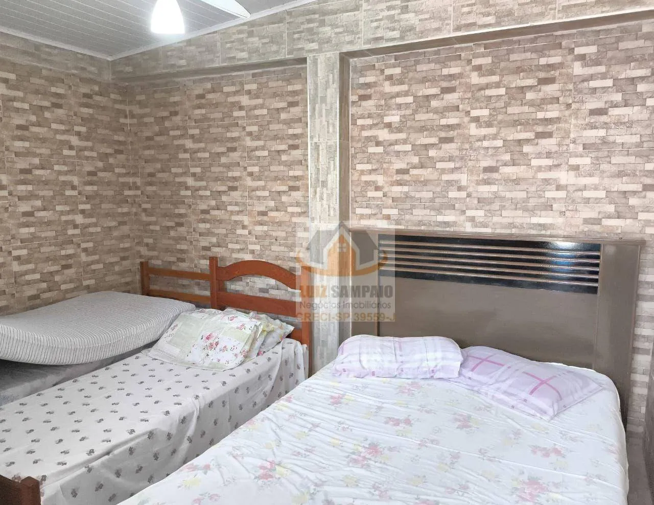 Imagem Oportunidade, Casa 3 Dormitórios (1 Suite), Laranjeiras, R$ 310.000,00