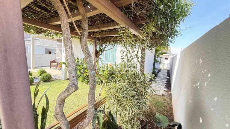 Imagem Casa Térrea Suíte + 2 Dormitórios Com Piscina e Salão de Festas - Fraron