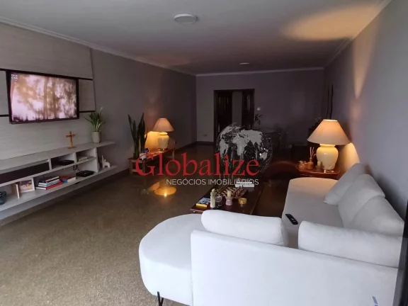 Imagem Apartamento à venda com 237m², 3 suítes, 2 vagas, portaria 24h, elevador por R$875.000,00 no Gonzaga em Santos