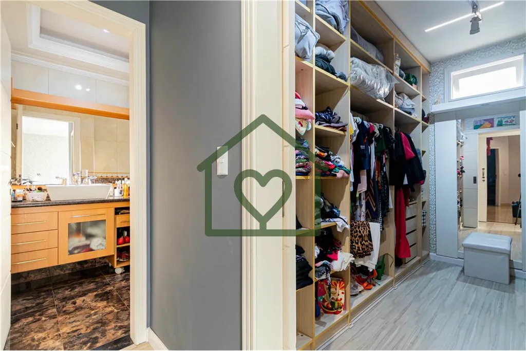 Imagem Excelente Casa em Condomínio fechado no Ecoville, composta de 2 pisos, com opção do terceiro. Pri...