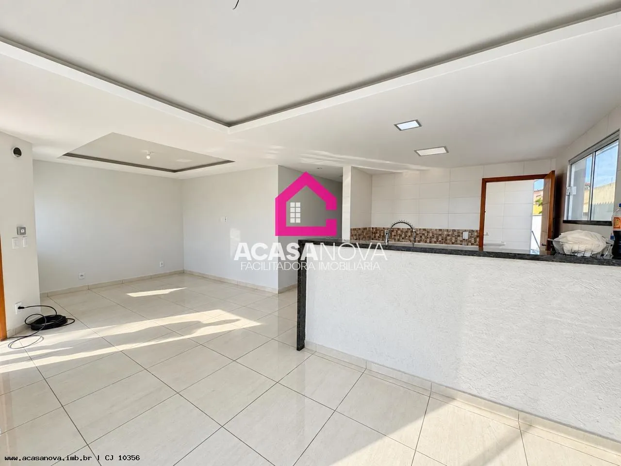 Imagem Casa para Venda em Maricá, Jardim Atlântico Central, 3 dormitórios, 1 suíte, 2 banheiros, 2 vagas