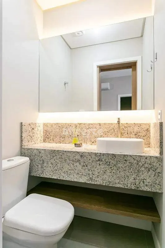 Imagem PRONTO PARA MORAR - Apartamento de 2 Dormitórios l 1 Suíte l Mobiliado l Florianópolis/SC