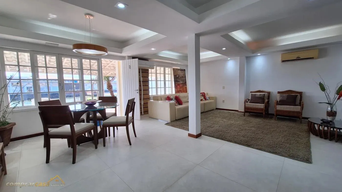 Imagem Casa em Condomínio para Venda em Cabo Frio / RJ no bairro Ogiva
