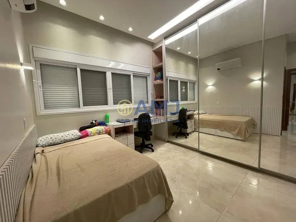 Imagem Vendo Casa Térrea de Alto Padrão no Condomínio do Lago