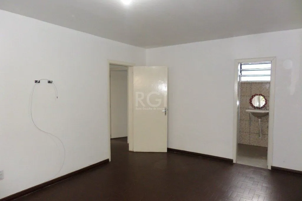 Imagem Casa no bairro Jardim Botânico de 3 dormitórios e 2 vagas
