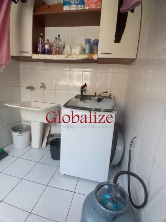 Imagem Sobreposta a venda com garagem para três carros e moto com três dormitórios no bairro do Marapé em Santos por R$ 855.000,00