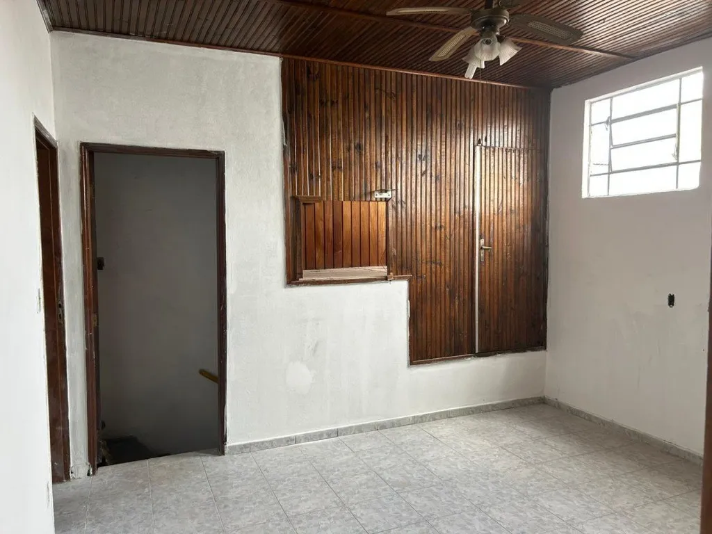 Imagem Galpão Comercial na Vila Antonieta - São Paulo-SP 380m² - 5 Banheiros Venda ou Locação
