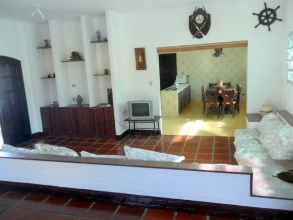 Imagem CASA LADO LINHA - 2 LOTES - PISCINA E CHURRASQUEIRA
