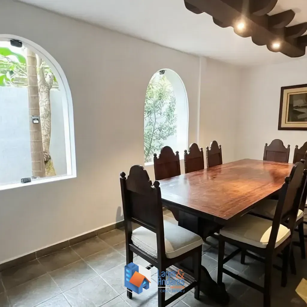 Imagem Casa para venda em Butantã com 4 quartos, sendo 1 suíte, 299m²