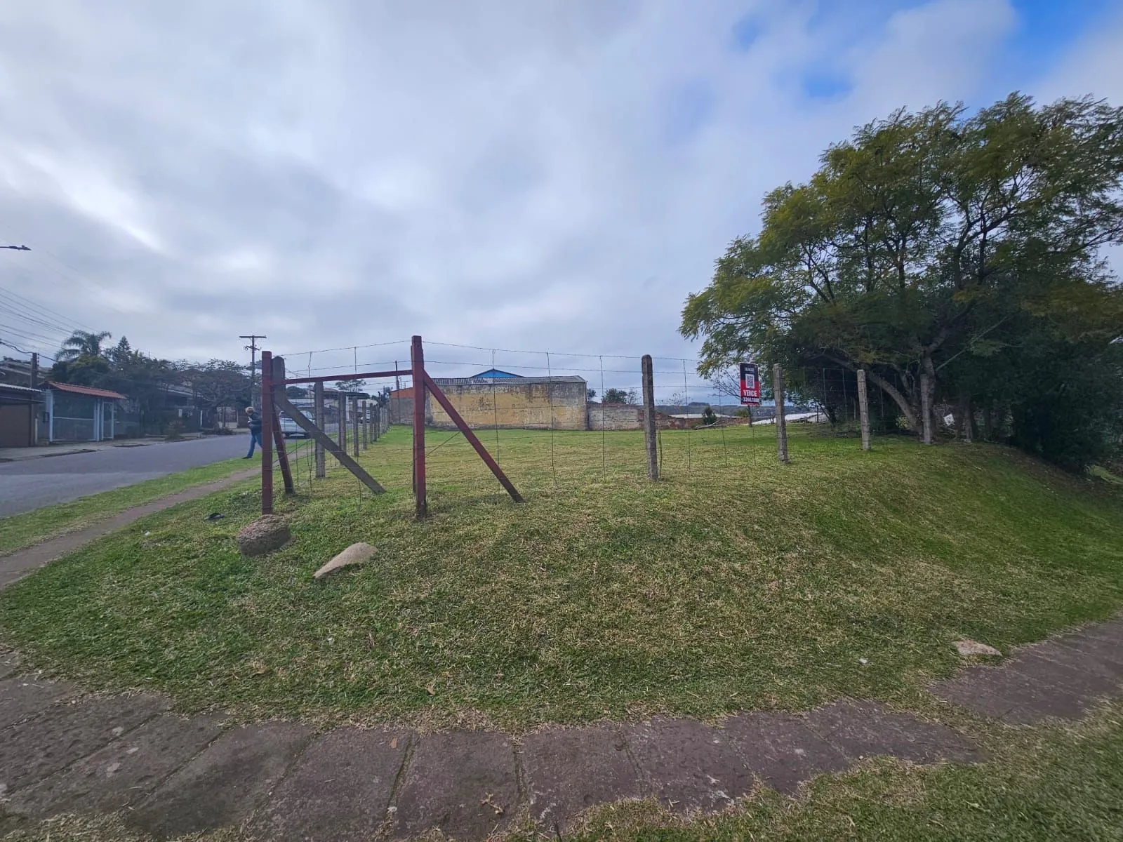 Imagem Terreno próximo a Av. Protásio Alves