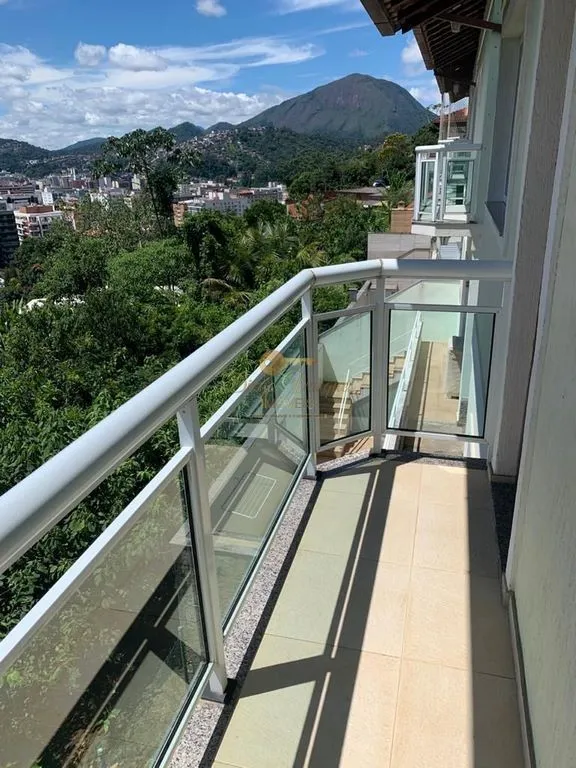 Imagem Casa em Condomínio para Venda em Teresópolis / RJ no bairro Agriões