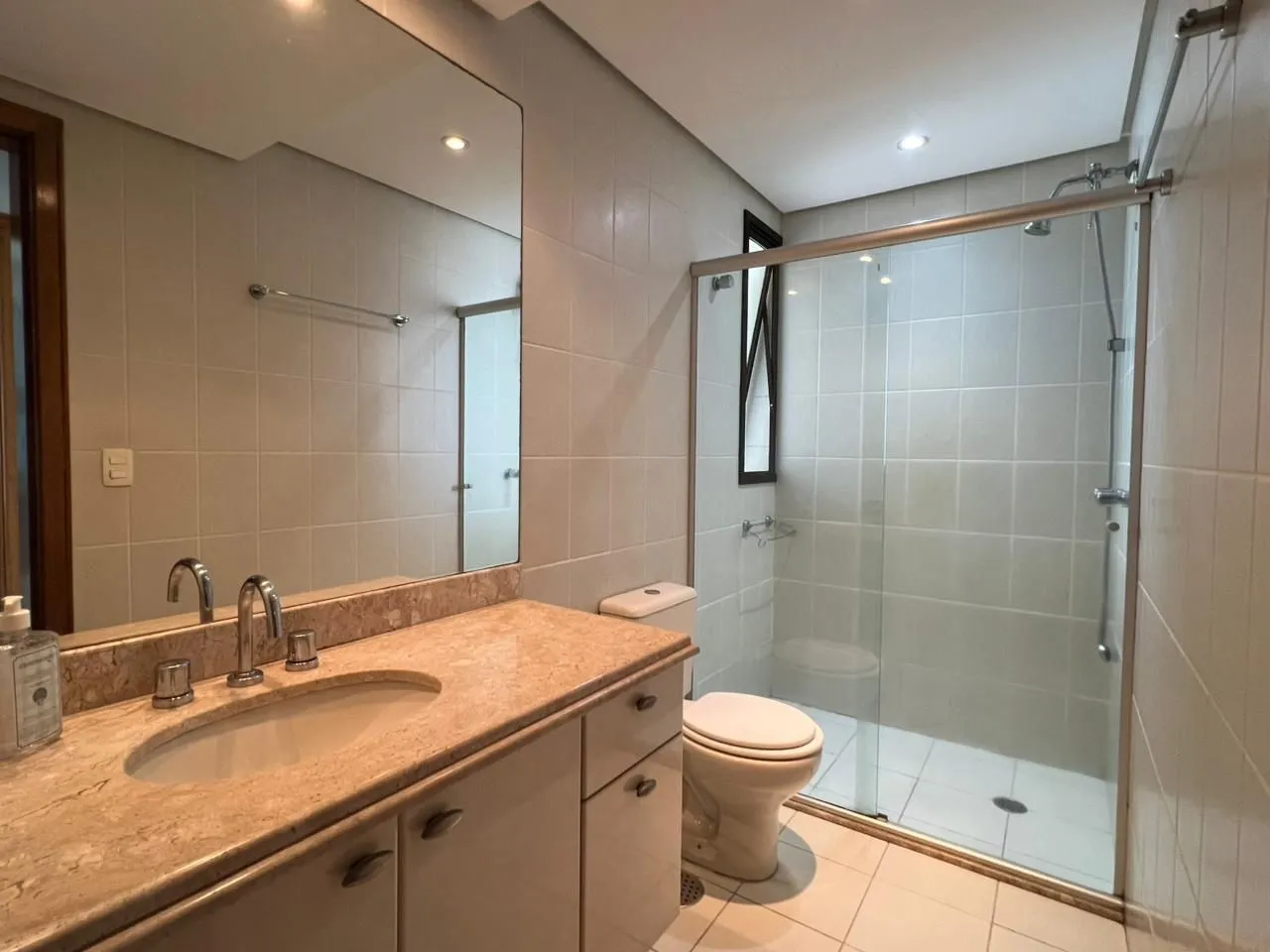 Imagem Apartamento a venda de 105 m2 2 dormitórios sendo 1 suíte e 2 vagas individuais no bairro Petrópolis.