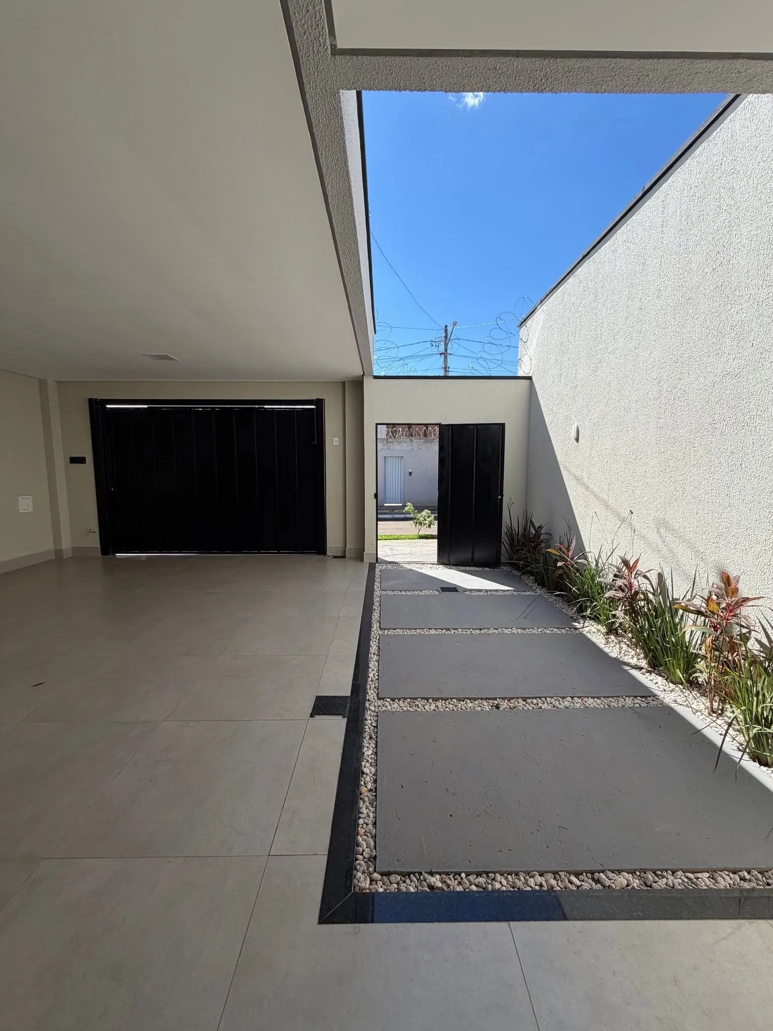Imagem Casa 3/4 Sendo 1 Suite Com Closet No Bairro Das Industrias