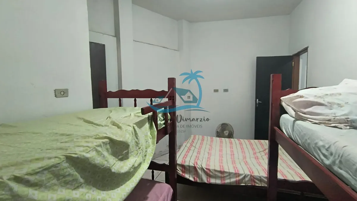 Imagem Excelente imóvel para investidor no Perequê-açu a apenas 250m do mar: 02 casas térreas, entrada por ruas separadas
