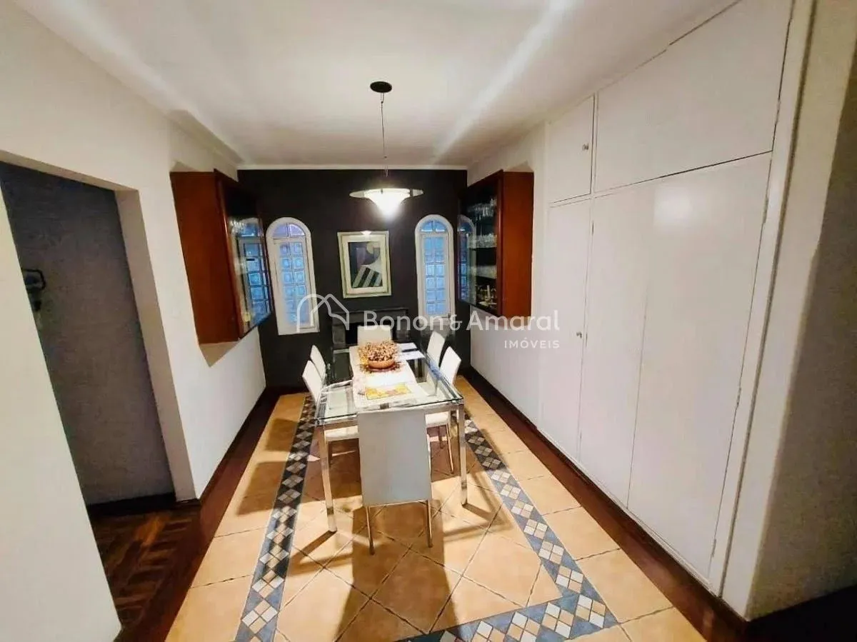 Imagem Casa à venda próxima à Lagoa do Taquaral em Campinas