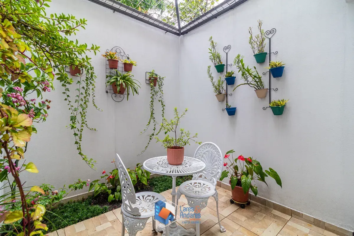 Imagem Casa no condomínio Condomínio Vila Hípica para venda com 4 quartos, sendo 2 suítes, 151m²