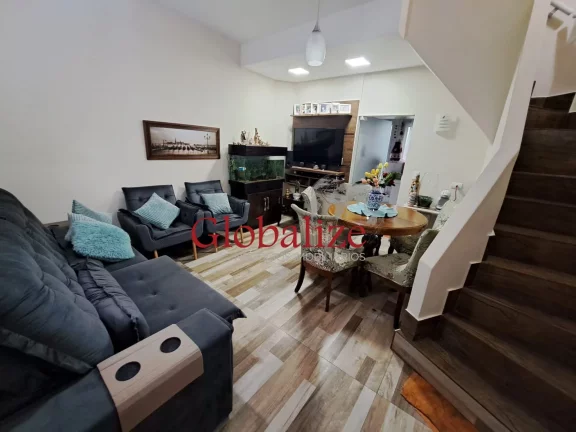 Imagem Casa triplex à venda com 3 quartos, 1 suite, churrasqueira, 1 vaga por R$750.000,00 no Campo Grande em Santos