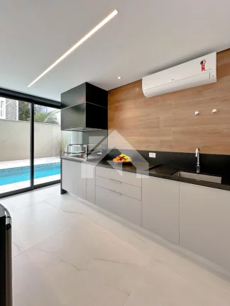 Imagem Casa de Condomínio em Alphaville - Barueri