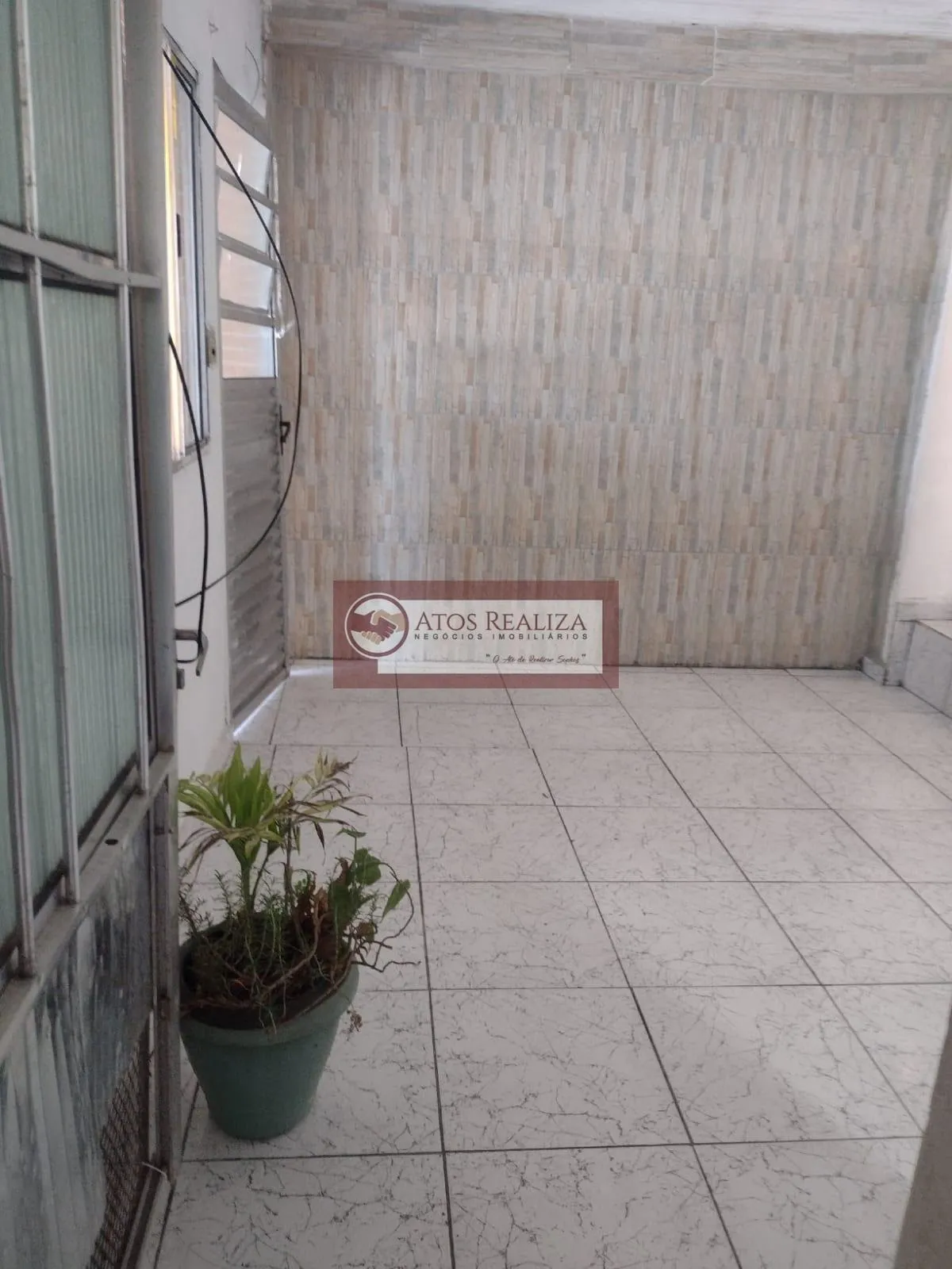 Imagem Se você estava procurando uma oportunidade no Jardim Varginha, pare de procurar. Vendo casa com 2 Dormitórios, sala, Cozinha, Área de serviço, quintal e vaga de garagem. Valor de oportunidades imperdível, R$ 270.000 com entrada facilitada, Confira!.