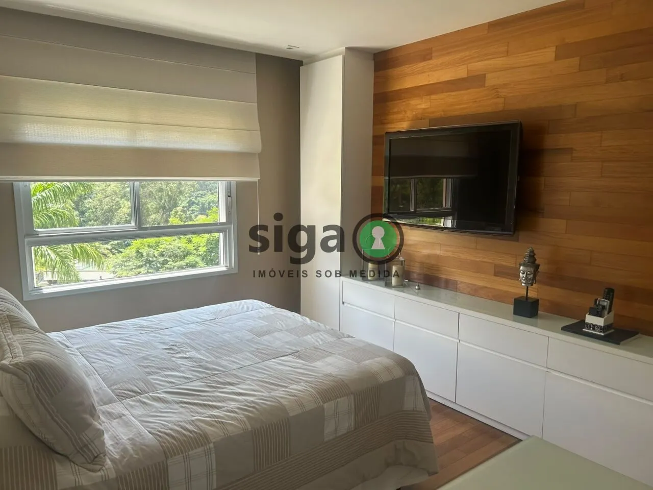 Imagem Apartamento á Venda com 200 m2, 4 dormitórios e 3 vagas, no Panamby