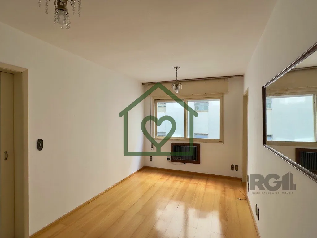 Imagem Apartamento semimobiliado de 38m2, com um dormitório, living para dois ambientes, cozinha ampla com...