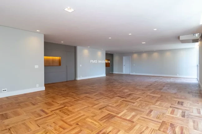 Imagem Apartamento à venda em Higienópolis, com 3 suítes, 2 vagas e 250m².