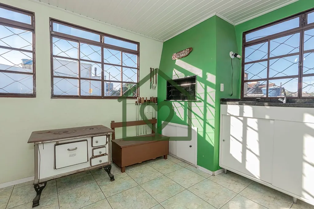 Imagem CASA DE 250m² COM 4 QUARTOS, 3 BANHEIROS, 3 SALAS DE ESTAR, 2 COZINHAS, ESPAÇO GOURMET. COM 3 VAGA...