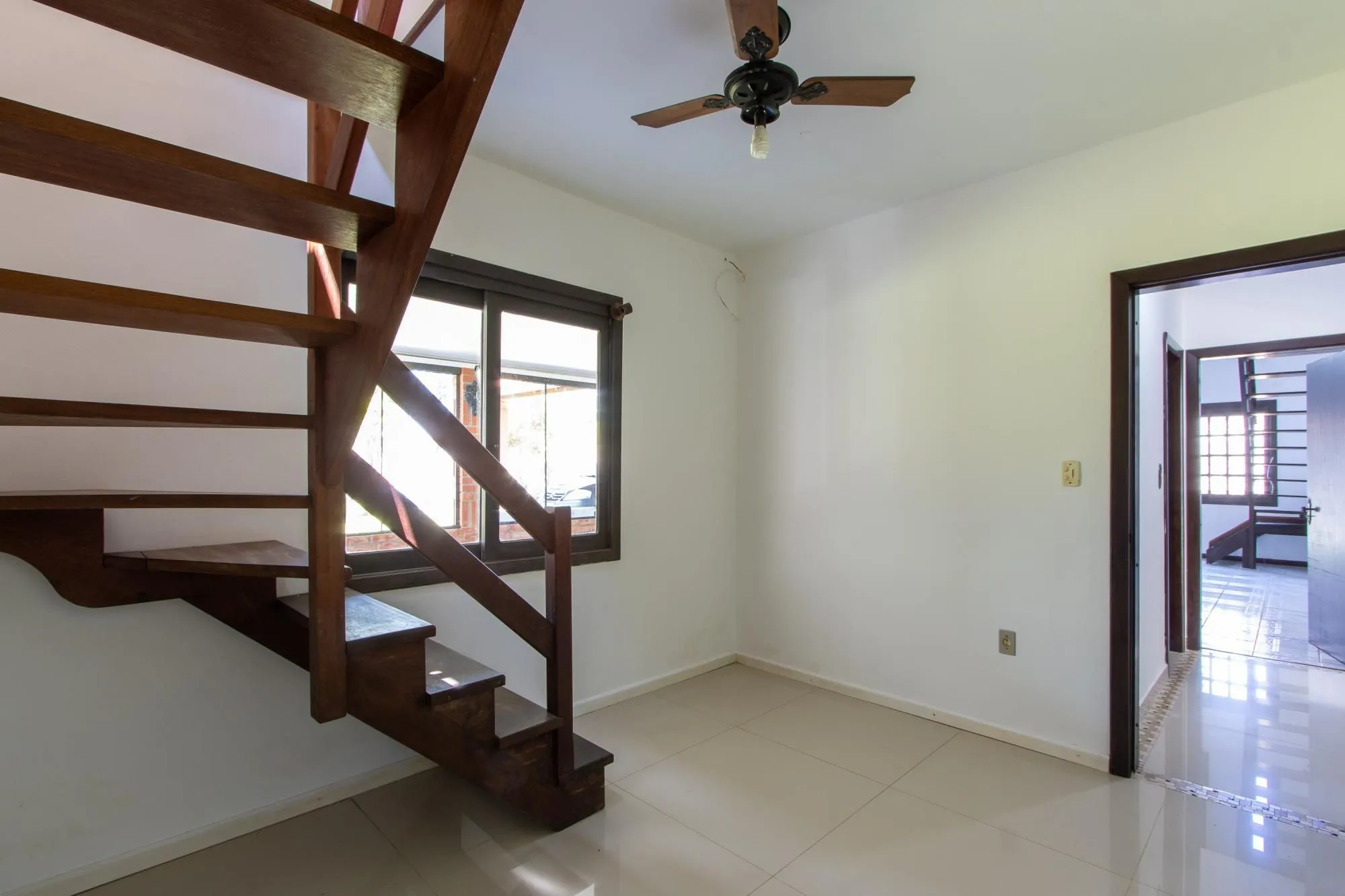 Imagem Casa Residencial à Venda no Bairro Guarujá, Porto Alegre, RS