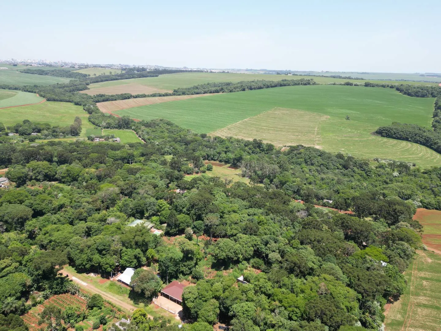 Imagem Chácara à venda em Cascavel, Colonia Barreiros - Casa sede, Ar condicionado, Água e Energia
