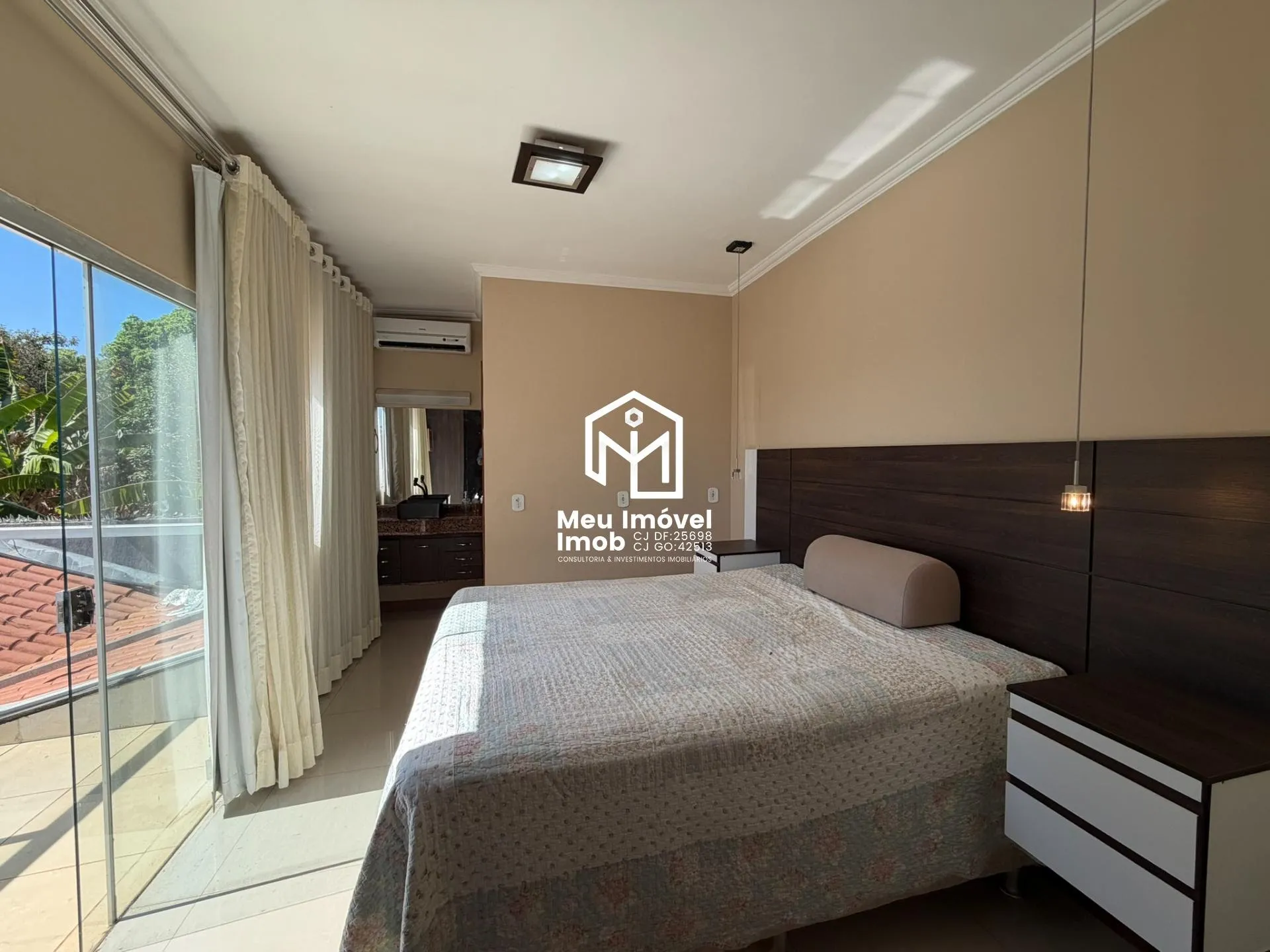Imagem Cond. Vitória 2 Casas 700m² 5 Suítes Escritura Sobradinho DF
