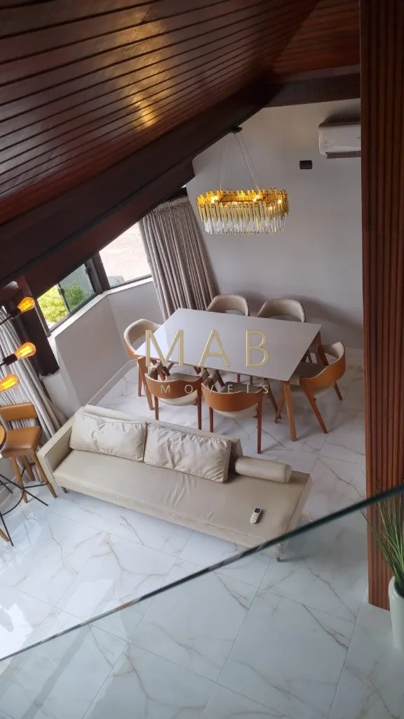 Imagem TRIPLEX FRENTE MAR NA PRAIA DOS INGLESES | FLORIANÓPOLIS Existem imóveis bonitos? E existem imóveis que despertam desejo no primeiro olhar.