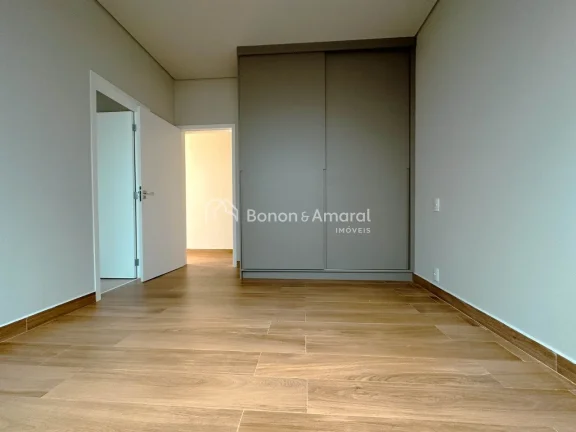 Imagem Casa de Alto Padrão com Projeto Contemporâneo e Acabamento Impecável

Esta casa de arquitetura co...