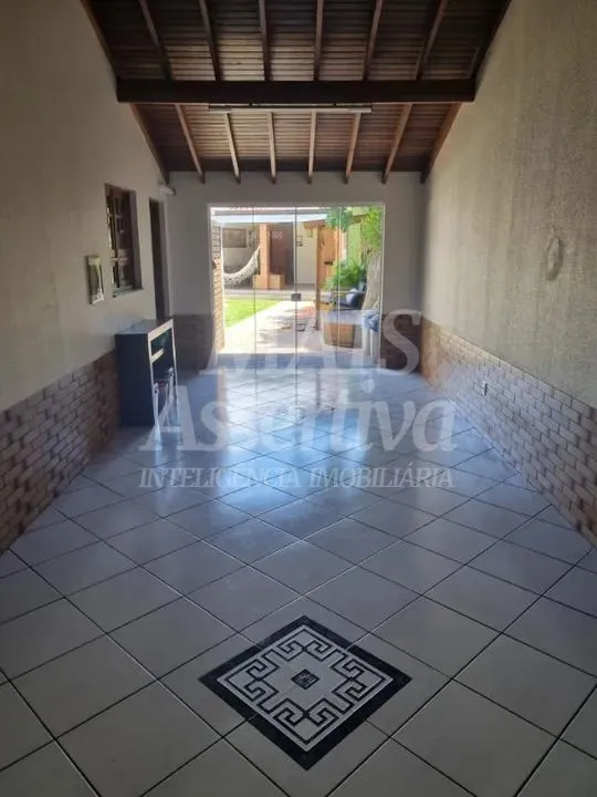 Imagem Excelente Sobrado à venda no bairro Nossa Sra. das Graças em Canoas - 2 Vagas