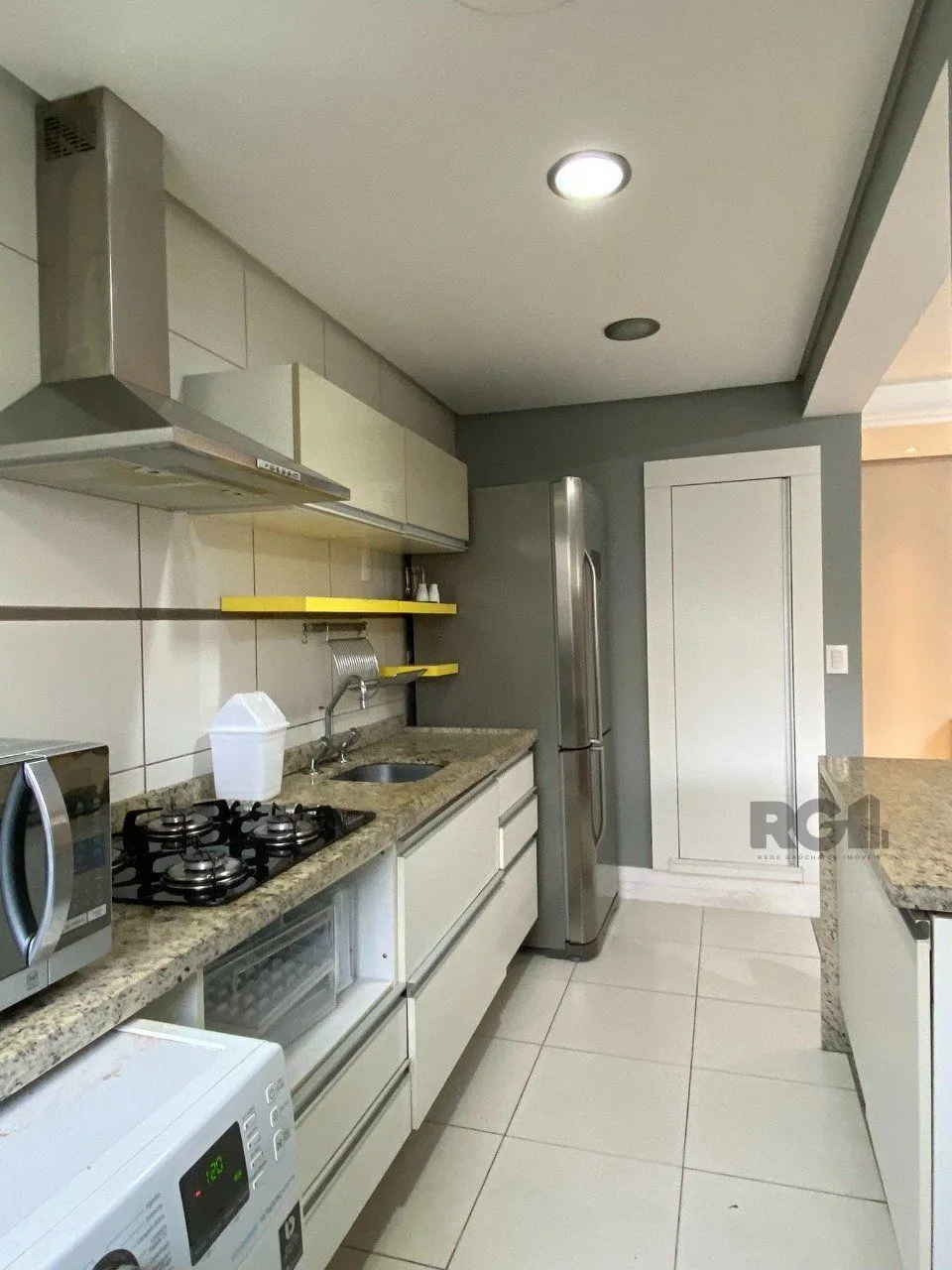 Imagem APARTAMENTO MOBILIADO DE 2 DORMITÓRIOS - CENTRO HISTÓRICO