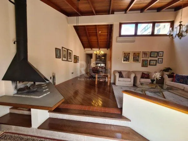 Imagem Cobertura para Venda - 263.45m², 3 dormitórios, sendo 1 suites, 2 vagas - Mont Serrat