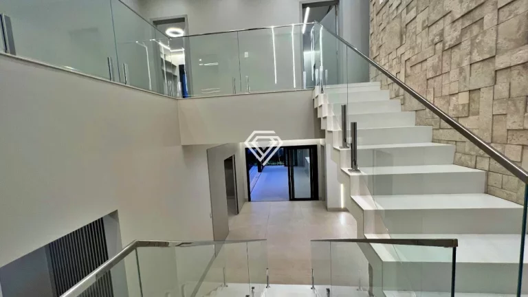 Imagem Sobrado 4 Suítes, 382 m² c/ armários e lazer à venda no Condomínio Alphaville