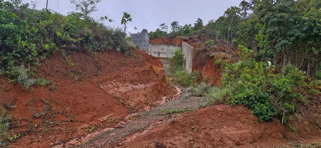 Imagem Terreno em Condomínio para Venda em Teresópolis / RJ no bairro Albuquerque