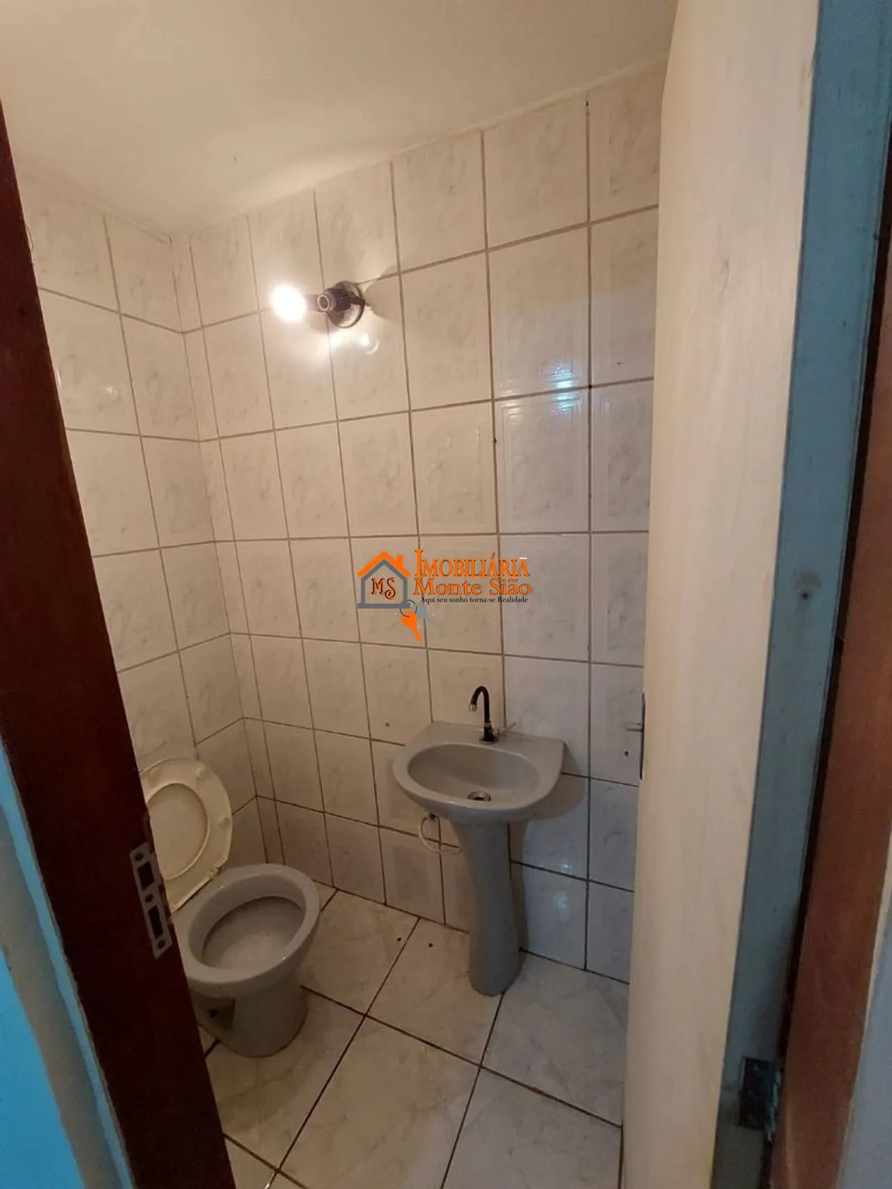 Imagem Casa com 4 dormitórios para alugar, 200 m² por R$ 3.210,00/mês - Jardim Presidente Dutra - Guarulhos/SP