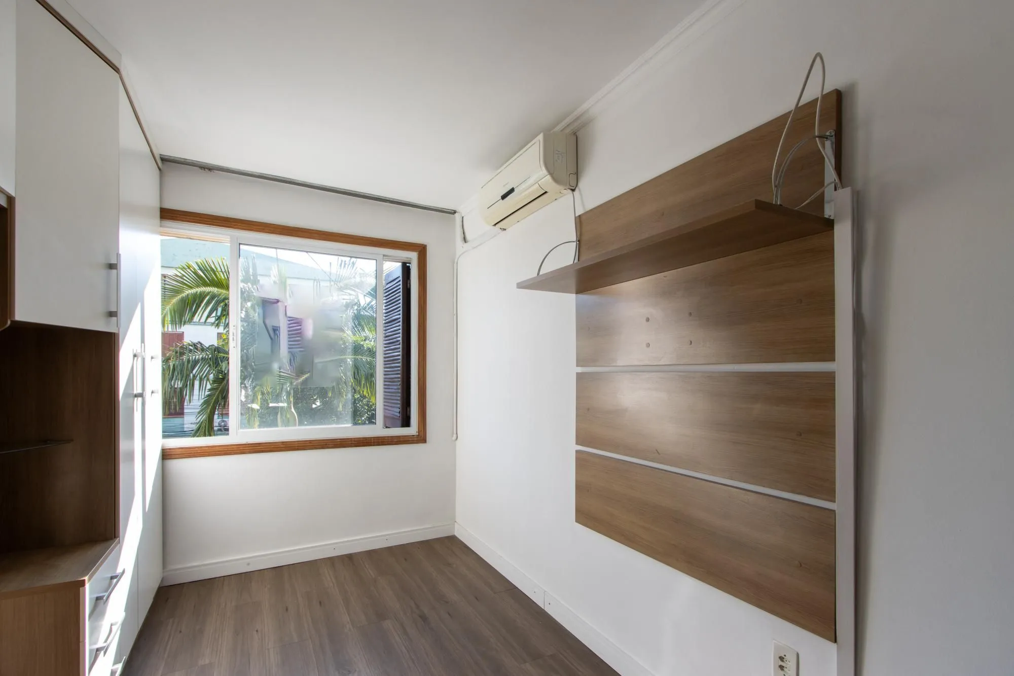 Imagem Apartamento com 2 dormitórios com 74m² e 1 vaga e no Menino Deus